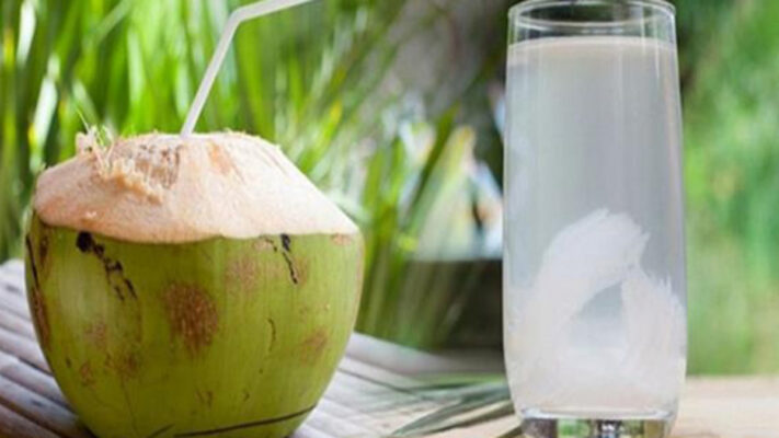 Nước dừa là loại nước điện giải tự nhiên rất tốt cho sức khỏe